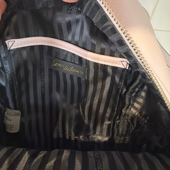 Victoria’s Secret Blush Pink Quilted Mini Backpack Gold Chain Straps - Picture 3 of 3